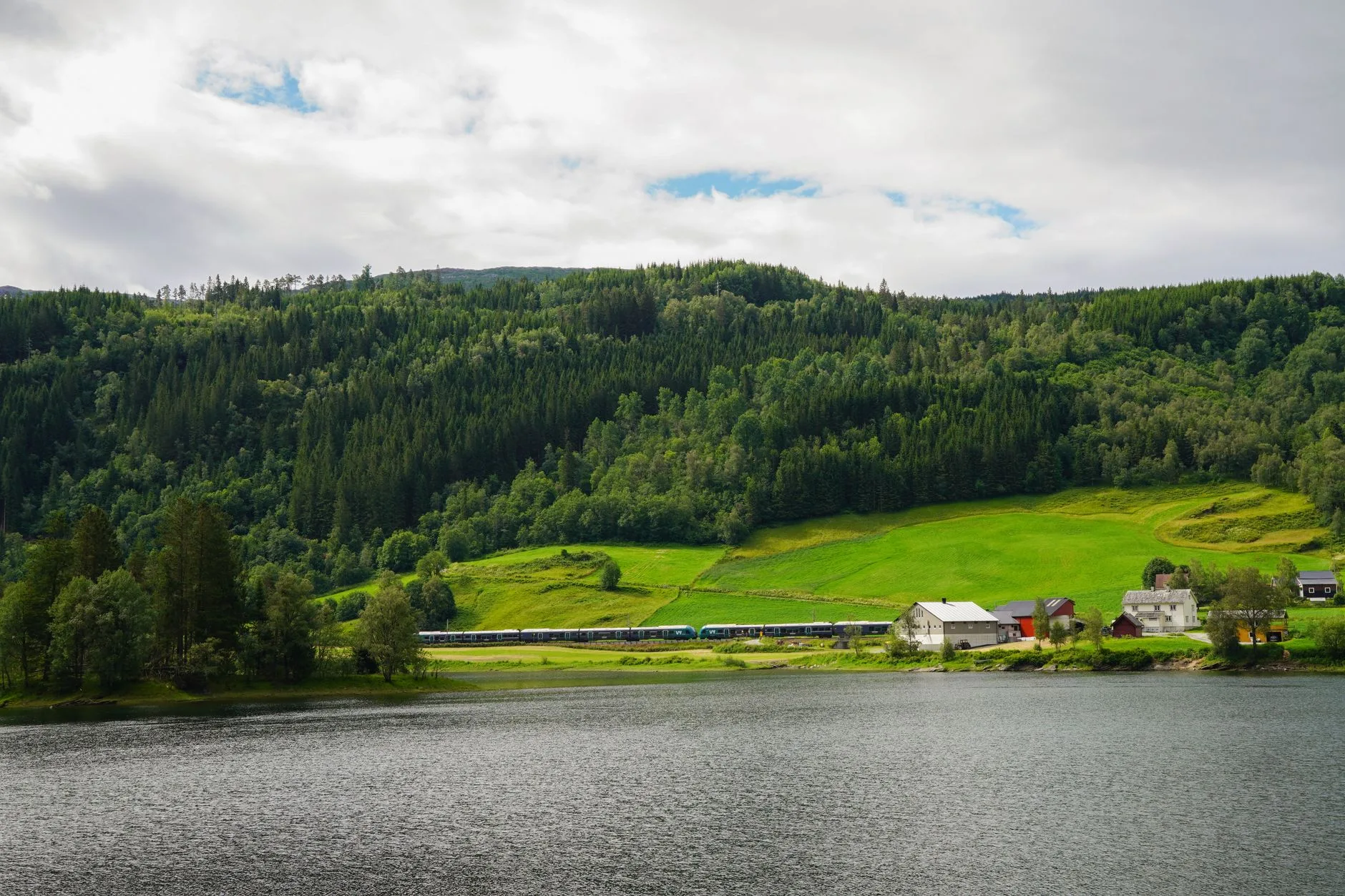 L'alternative : dormir à Oslo et prendre le Flytoget tôt