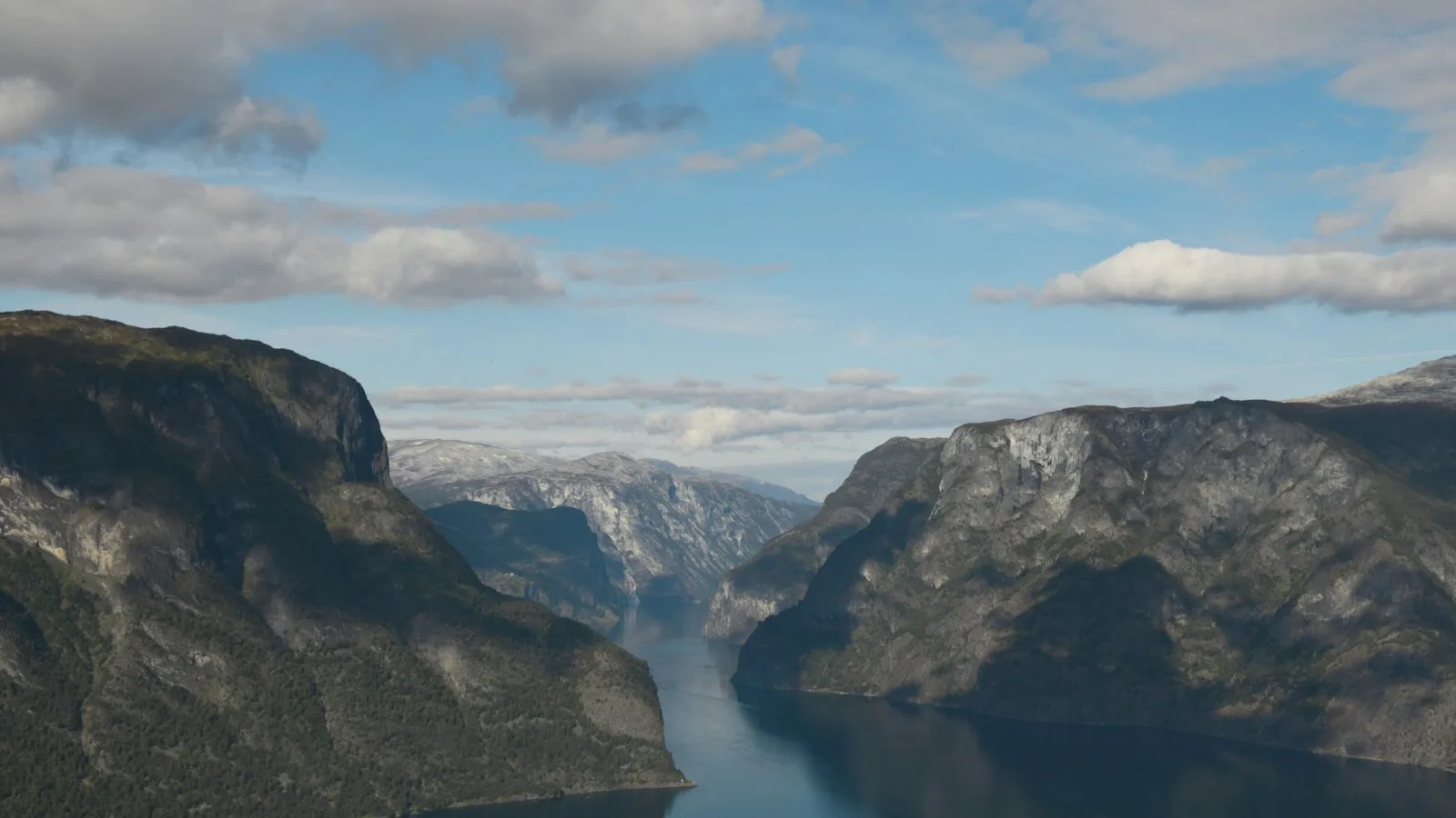 Où se trouvent ces deux fjords ?